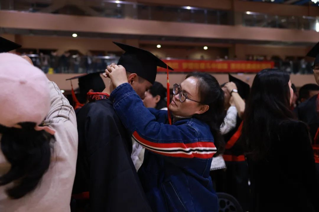 踐行青春誓言 立志揚(yáng)帆遠(yuǎn)航 | ?？谏礁吒呒?jí)實(shí)驗(yàn)中學(xué)十八歲成人禮暨百日誓師大會(huì)成功舉辦-圖片3