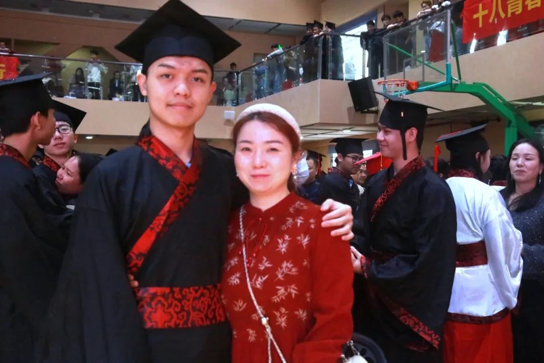 踐行青春誓言 立志揚(yáng)帆遠(yuǎn)航 | ?？谏礁吒呒?jí)實(shí)驗(yàn)中學(xué)十八歲成人禮暨百日誓師大會(huì)成功舉辦-圖片3