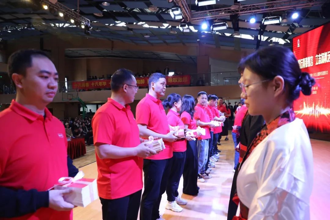 踐行青春誓言 立志揚(yáng)帆遠(yuǎn)航 | ?？谏礁吒呒?jí)實(shí)驗(yàn)中學(xué)十八歲成人禮暨百日誓師大會(huì)成功舉辦-圖片4