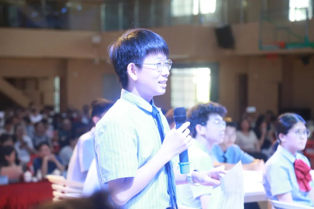 聚焦核心素養(yǎng)，共研備考新策略——2025年海口市美蘭區(qū)、龍華區(qū)初中語(yǔ)文中考備考命題培訓(xùn)會(huì)暨林惠萍名師工作室研修活動(dòng)在我校成功舉辦-圖片2