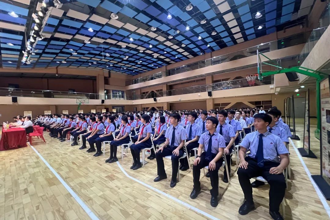 五四精神啟新篇，青春逐夢向未來——?？谏礁咧袑W(xué)2025年離隊入團儀式順利舉行-圖片3