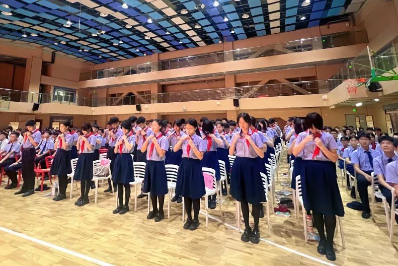 五四精神啟新篇，青春逐夢向未來——?？谏礁咧袑W(xué)2025年離隊入團儀式順利舉行-圖片5