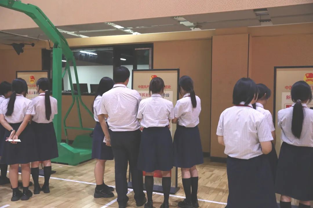 五四精神啟新篇，青春逐夢向未來——海口山高中學(xué)2025年離隊入團儀式順利舉行-圖片3