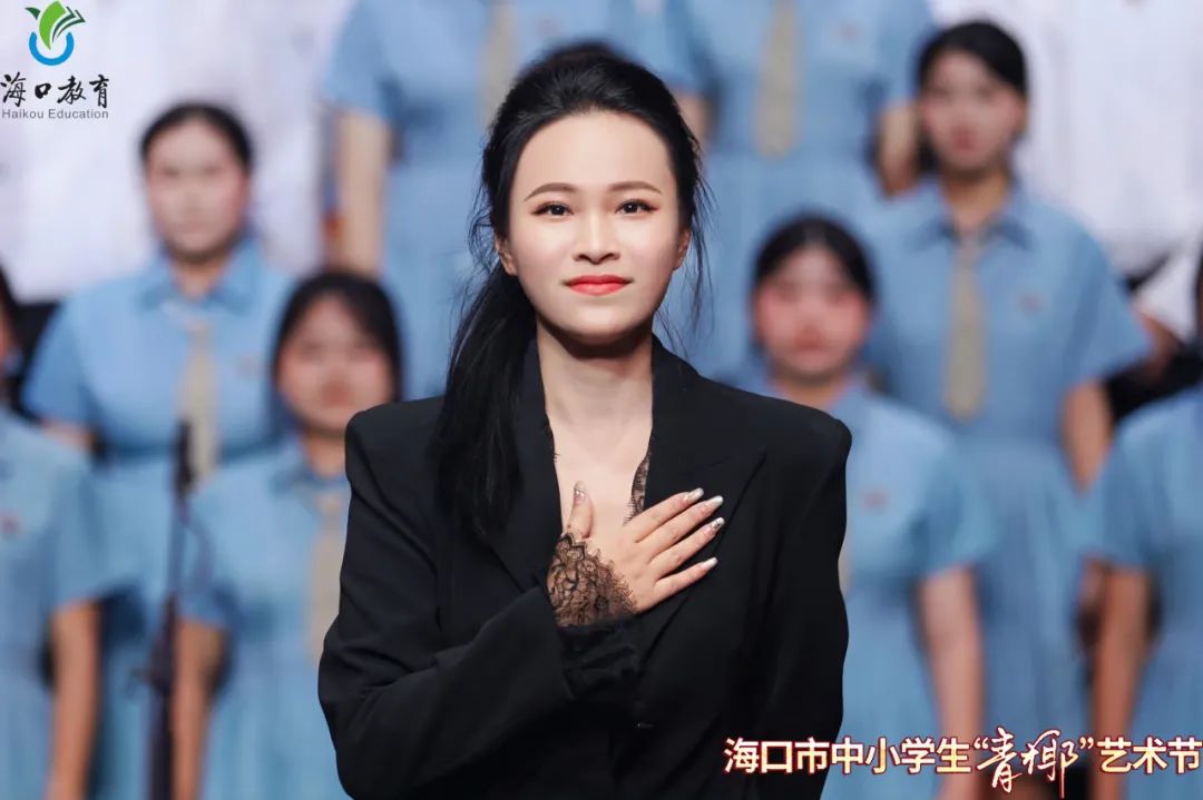 喜報(bào)！我校榮獲?？谑兄行W(xué)生“青椰”藝術(shù)節(jié)高中班級(jí)合唱一等獎(jiǎng)！