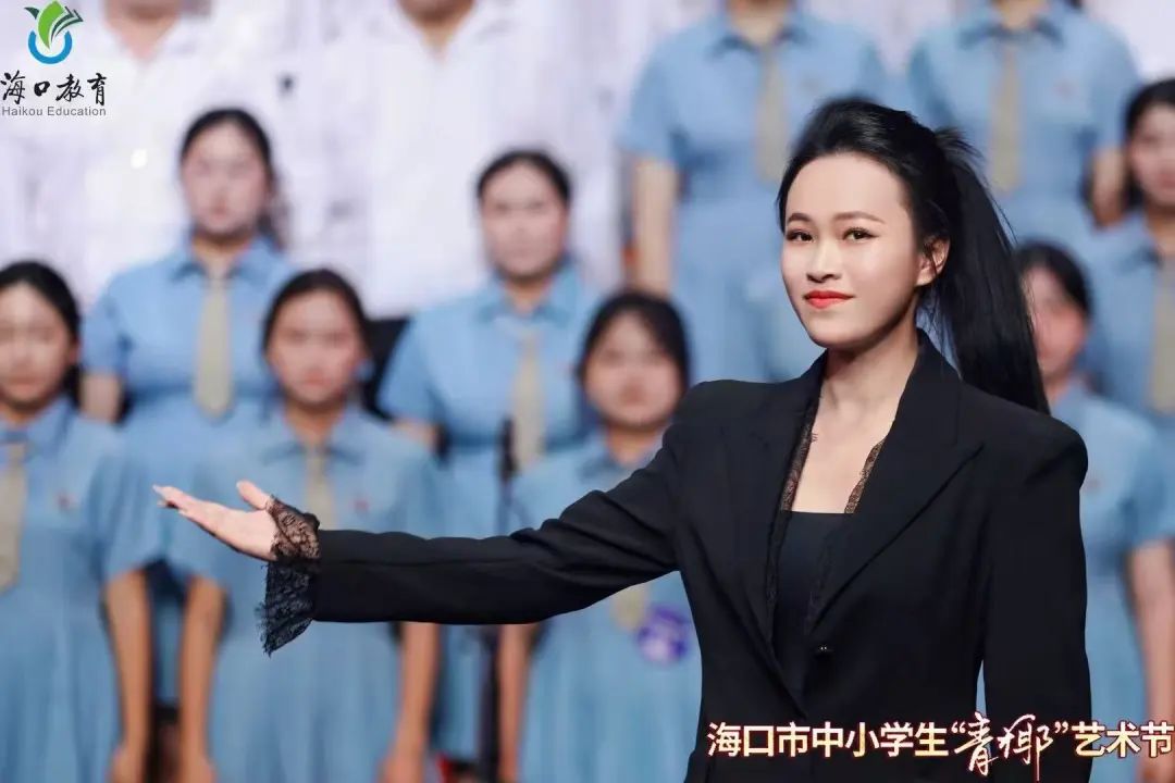 喜報(bào)！我校榮獲?？谑兄行W(xué)生“青椰”藝術(shù)節(jié)高中班級(jí)合唱一等獎(jiǎng)！