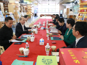 關(guān)懷指導(dǎo)促前行——海口市教育局領(lǐng)導(dǎo)蒞臨?？谏礁吒呒墝嶒炛袑W(xué)調(diào)研指導(dǎo)